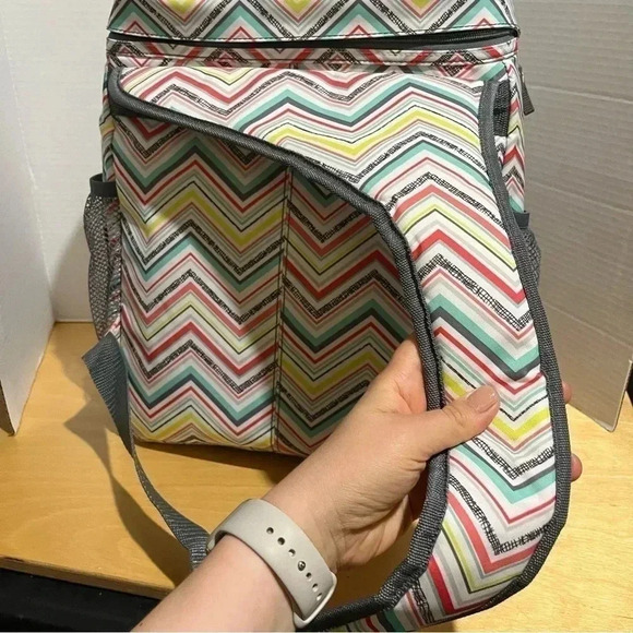 Thirty One Party Punch Backpack Sling Camera Diaper Bag One Shoulder Chevron - Picture 6 of 13